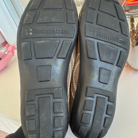 2 FOR $20 Naturalizer Fadrina Leather Suede Loafer Light Brown Comfort Slip On 6 - Picture 6 of 9